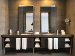 4 Benefits of Installing Custom Vanity Mirrors in Your Bathroom